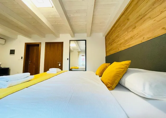 Fazana City Rooms With Free Parking