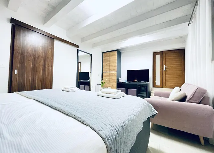 Fazana City Rooms With Free Parking