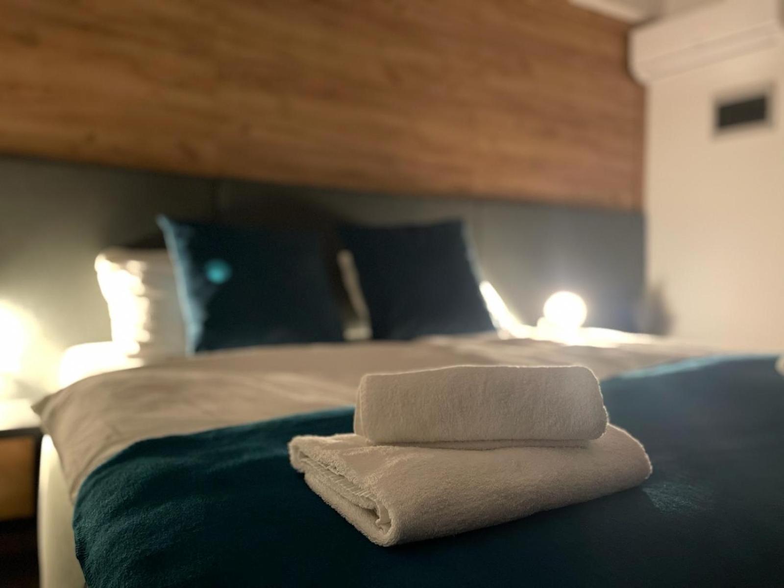 Apartment With Free Parking *