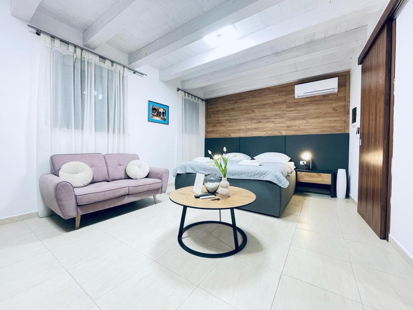 With Free Parking Apartment