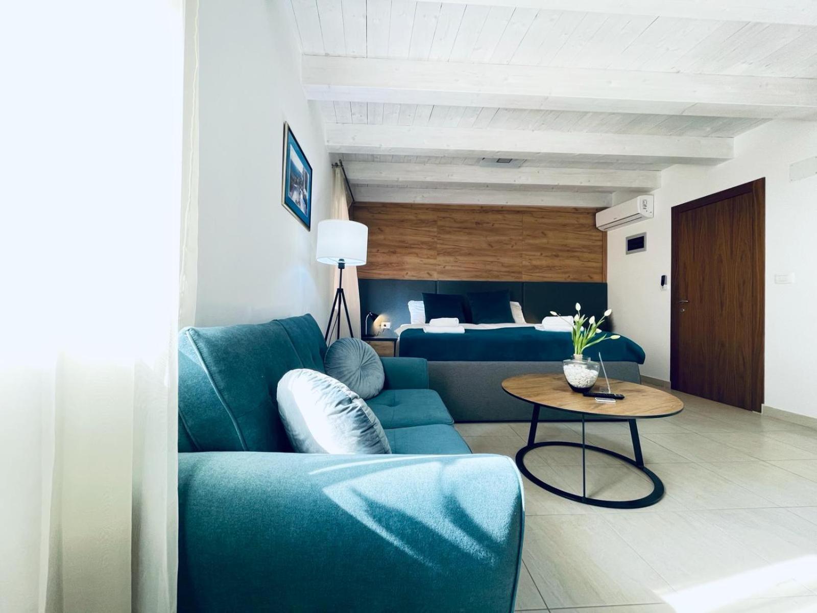 With Free Parking Apartment Fazana